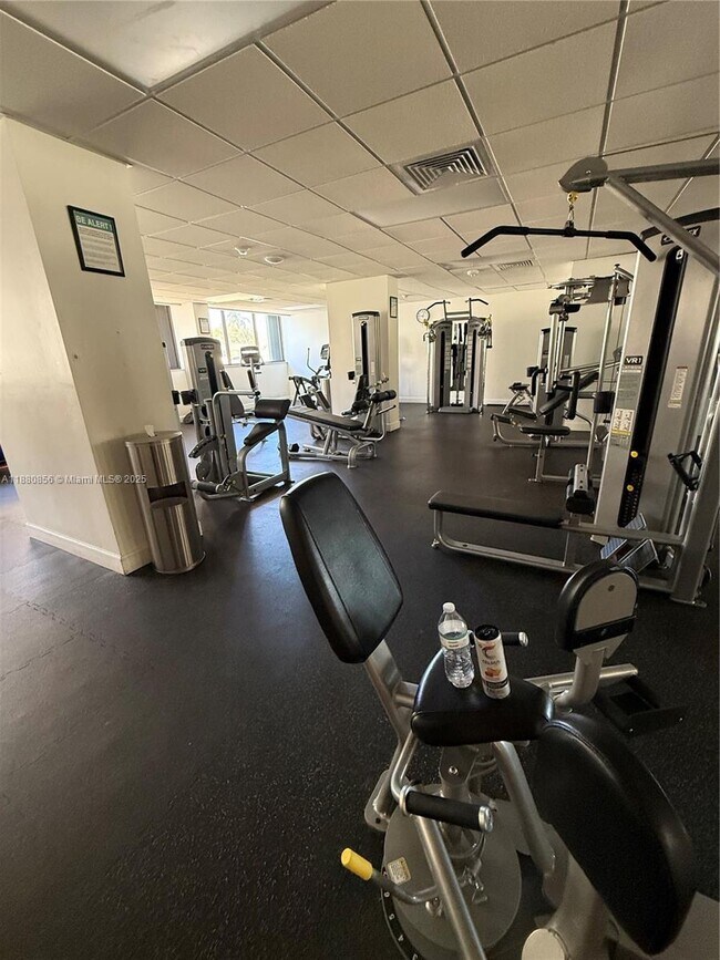 Building Photo - 5600 N Flagler Dr