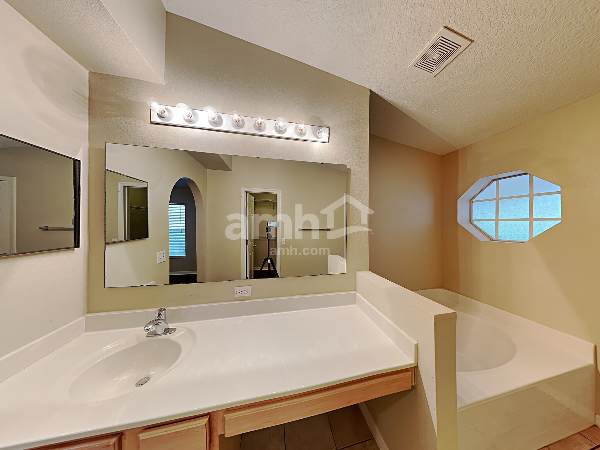 Building Photo - 1159 Macon Dr