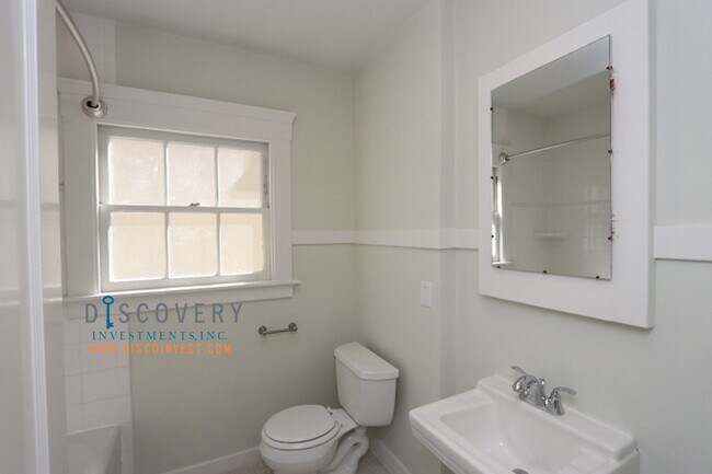 Building Photo - Trestle Glen Three Bedroom Home With Stunning Backyard
