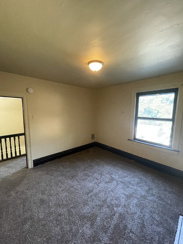 Building Photo - 1250 Blackadore Ave