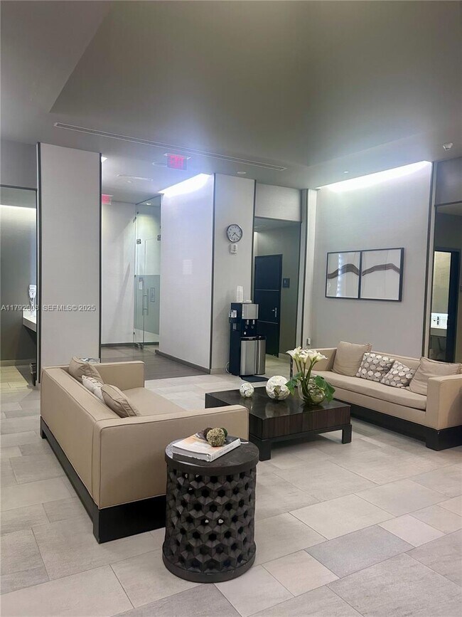 Building Photo - 1830 S Ocean Dr