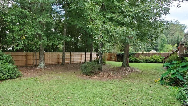 Building Photo - 526 Edgefield Way