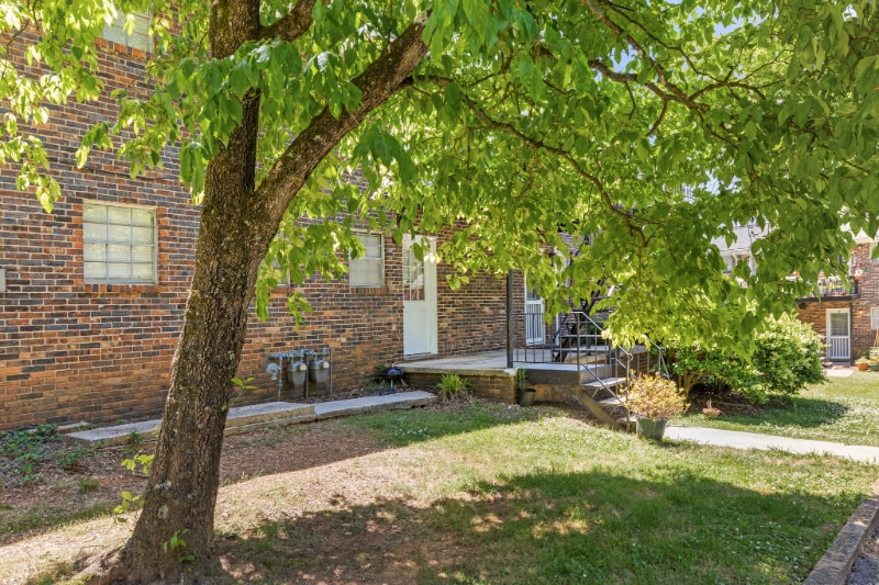 Building Photo - 1380 Church St