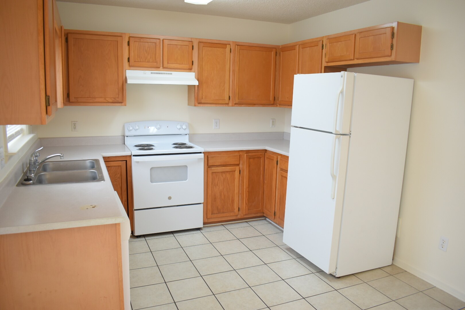 Building Photo - 2500 Hawes Ct