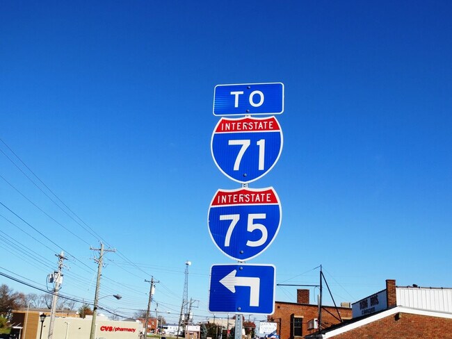 Building Photo - 135 Dale Hollow Dr