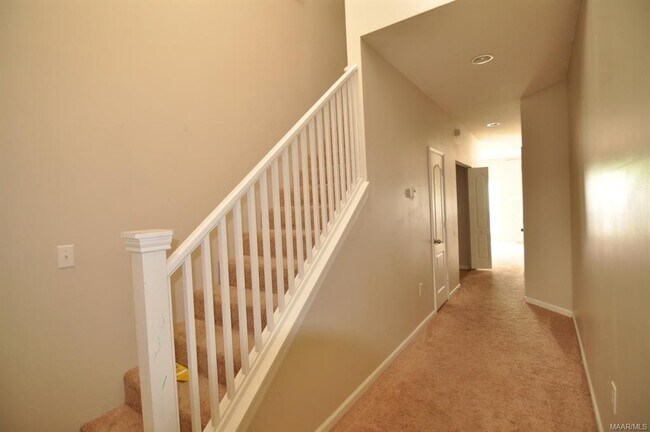 Building Photo - 44 Pine Meadows Cir