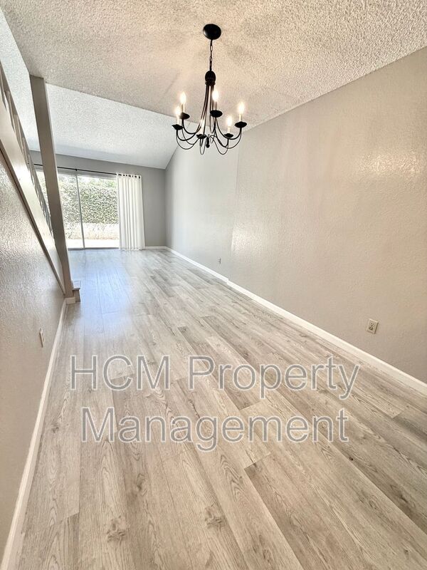 Building Photo - 12168 Mt Vernon Ave