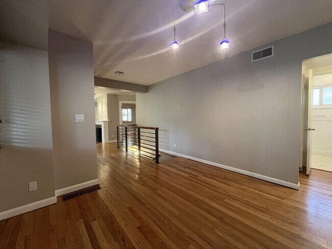 Building Photo - Beautiful 3-Bedroom Home with Remodeled Kitchen, Dual Living Spaces & Spacious Backyard