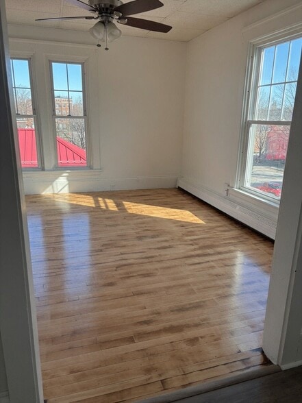 Building Photo - 152 Main St
