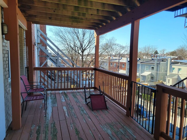 Building Photo - Charming 2 BR/1 BA Condo in Brentwood!