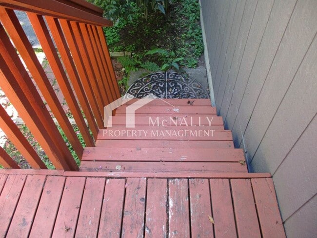 Building Photo - Beautiful 3 Bedroom, 1.75 Bathroom Welling...