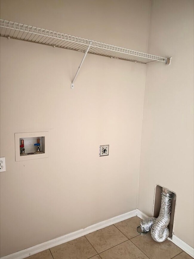 Building Photo - 216 Inlet Reach Cir