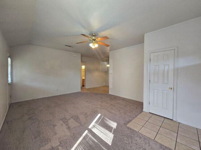 Building Photo - 2802 Lucille Dr