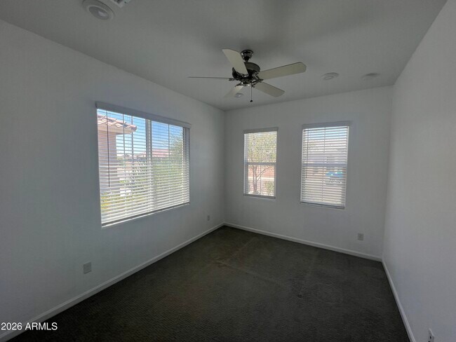 Building Photo - 19 N 197th Dr