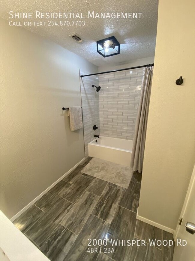 Building Photo - 2000 Whisper Wood Rd