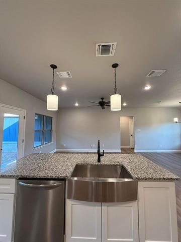 Building Photo - 1020 N Blue Stem Ct