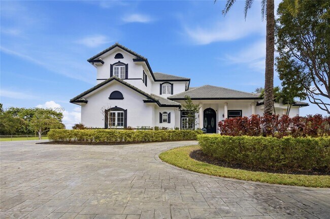 Building Photo - 20401 SW 48th Pl