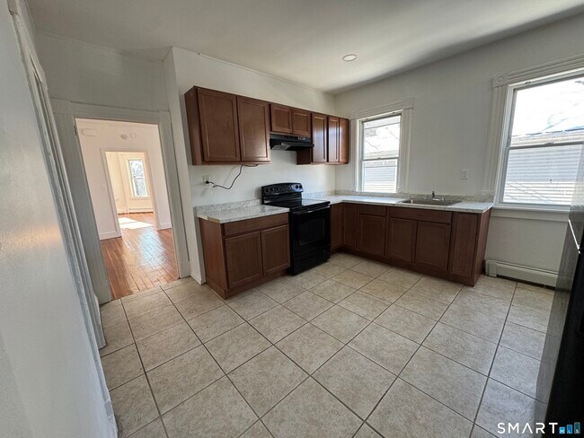 Building Photo - 46-48-48 Pliny St