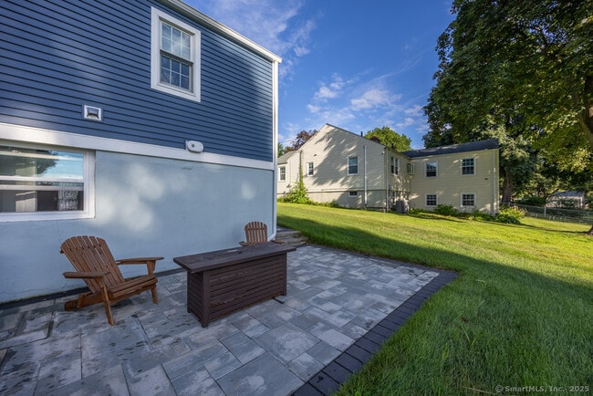 Building Photo - 38 Longvue Dr