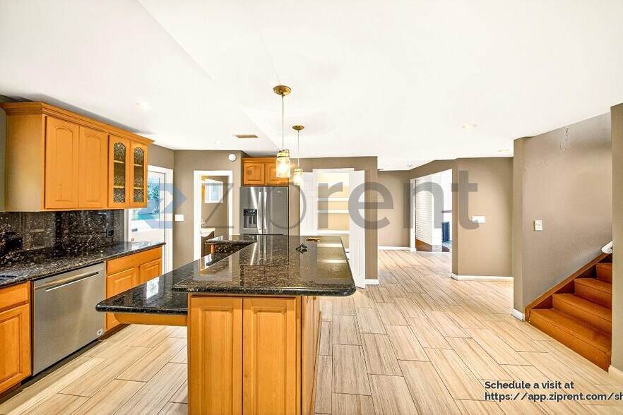 Building Photo - 5187 Llano Dr