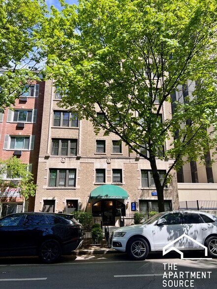 Building Photo - 1427 N Dearborn St