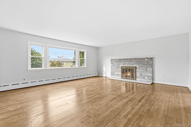 Building Photo - 222 Park Ave E