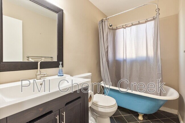 Building Photo - 2695 S Logan St