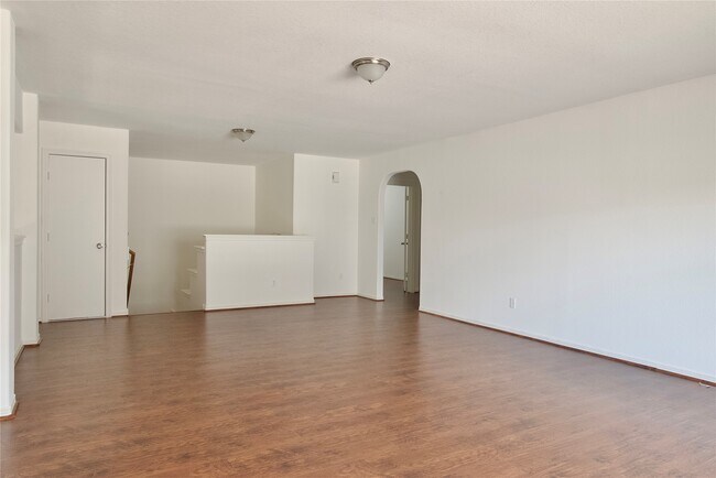 Building Photo - 2023 Creek Run Dr