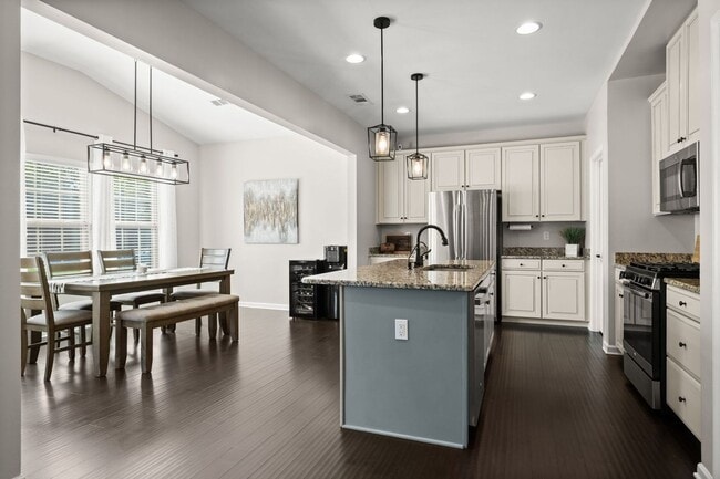 Building Photo - Beautifully Updated 3-Bedroom Home in Fairway Farms with Bonus Room & Fenced Backyard
