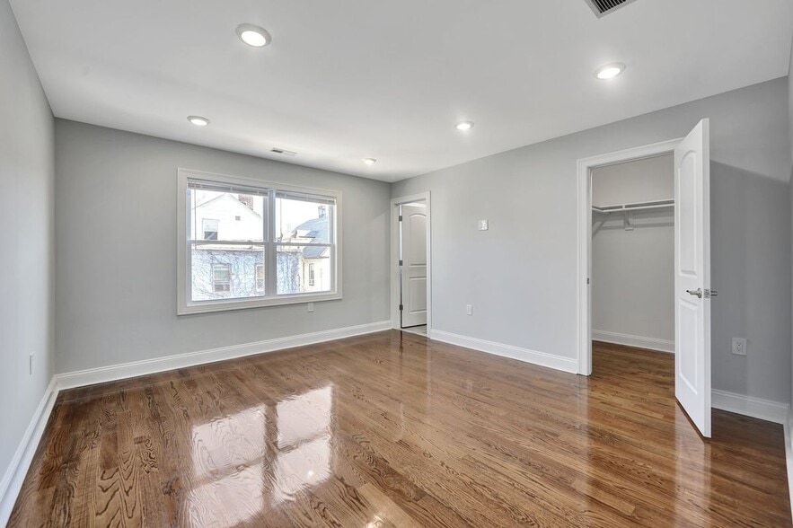 Building Photo - 126 N 15th St