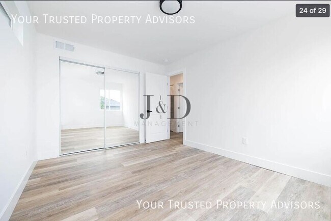 Building Photo - 6750 N Elman St