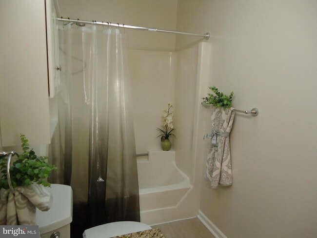 Building Photo - 515 Pleasants Dr