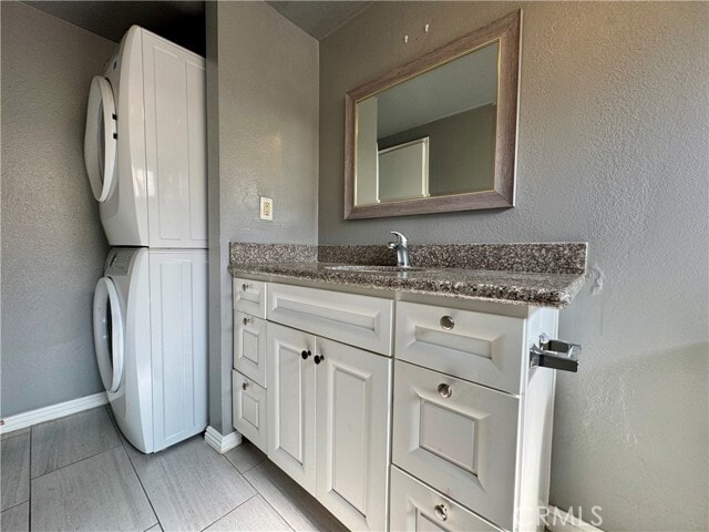 Building Photo - 1131 N Ave 56