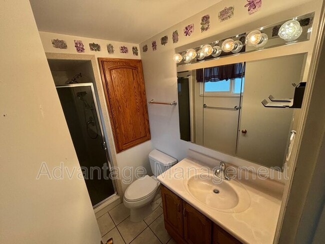 Building Photo - 817 N 470 E