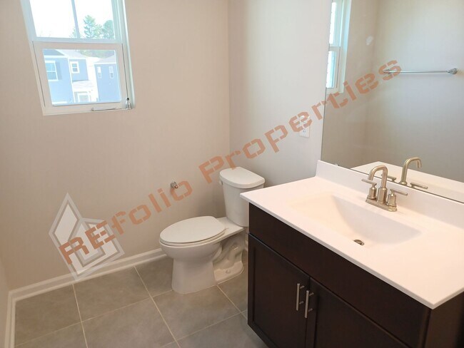 Building Photo - Wonderful 3 Bedroom 2-Car Garage House wit...