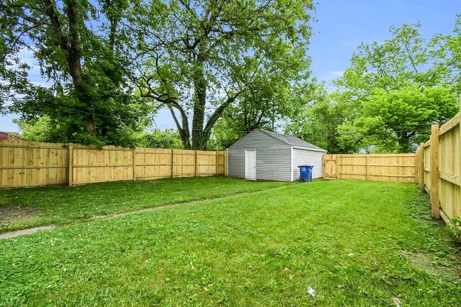 Building Photo - ? Renovated 3-Bedroom Home – Modern Comfor...