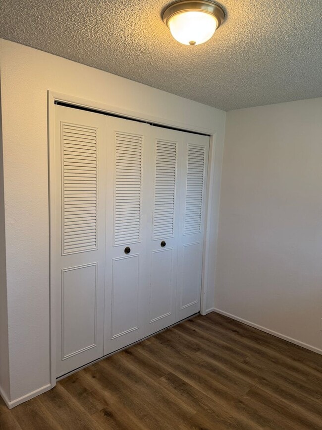 Building Photo - thaa01