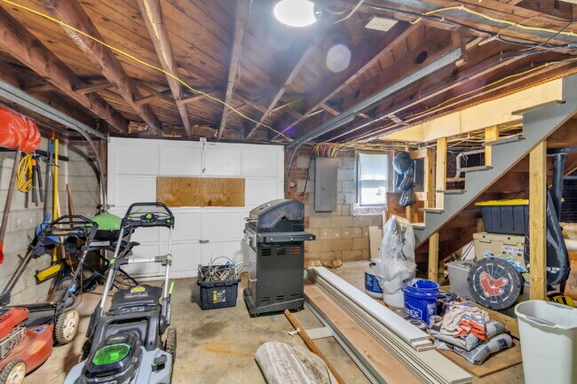 Building Photo - Quaint 3-Bed, 2-Bath Home in Greer – Cozy ...