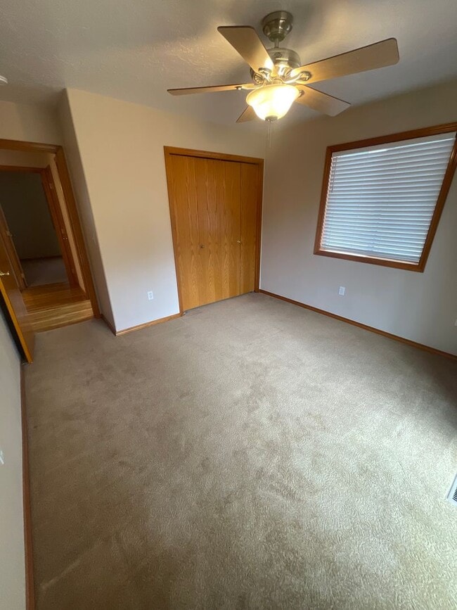 Building Photo - 3 Bedroom home in Albany!