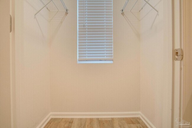 Building Photo - 10589 Queens Gate Cir