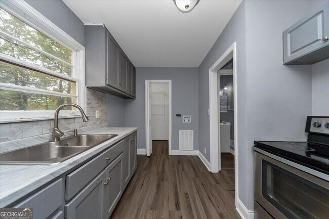 Building Photo - 4161 Tell Rd SW