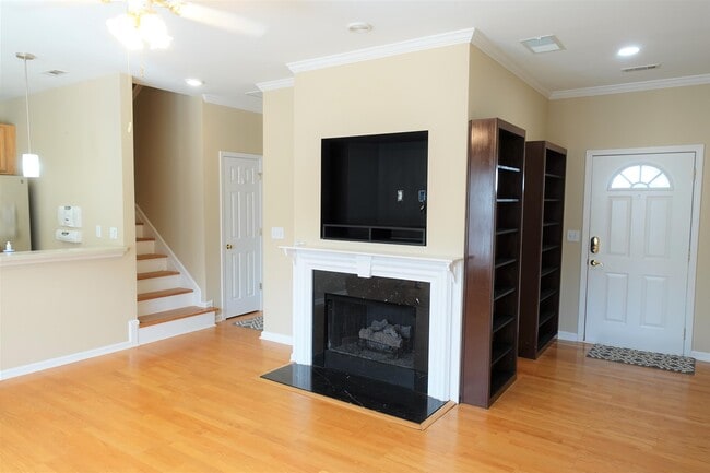 Building Photo - 30 Cedar Rock Dr