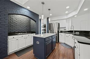 Building Photo - 11130 Touraine Ct