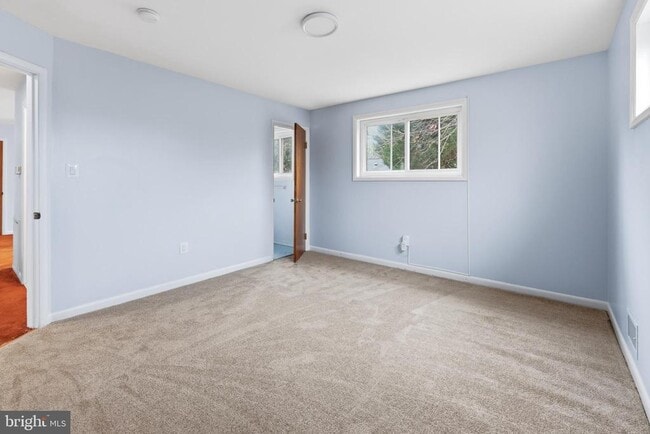 Building Photo - 3505 N St SE