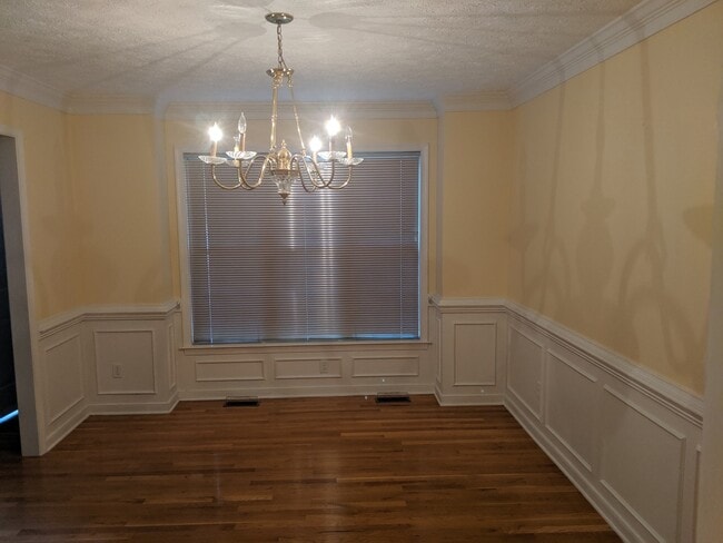 Building Photo - Huge 4 Bedroom Chester Transitional in Stoney Glen West with 2 Car Garage, $2225.00 p/month!