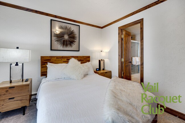 Building Photo - AVAILABLE for an Annual Lease @ $5,000/mo ...