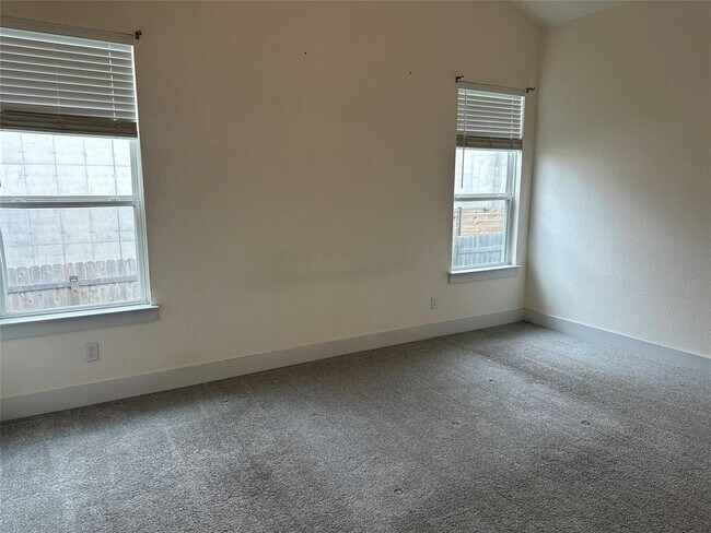 Building Photo - 11204 Charger Wy