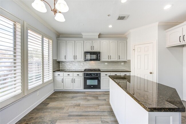 Building Photo - 4340 Lake Walk Ct