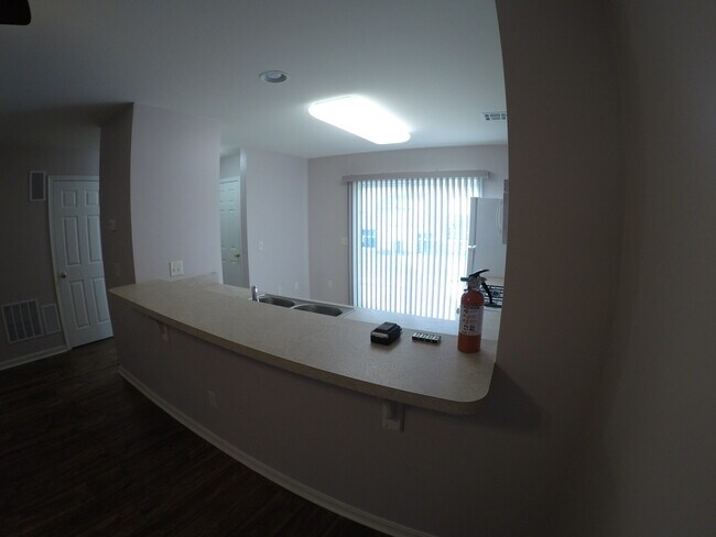 Building Photo - 2123 Quail Hollow Dr