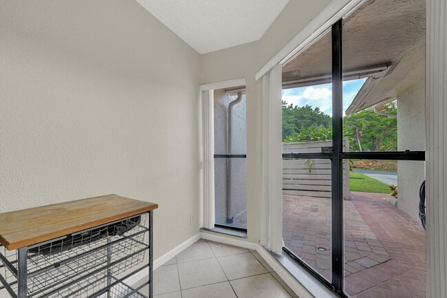 Building Photo - 6371 Toulon Dr